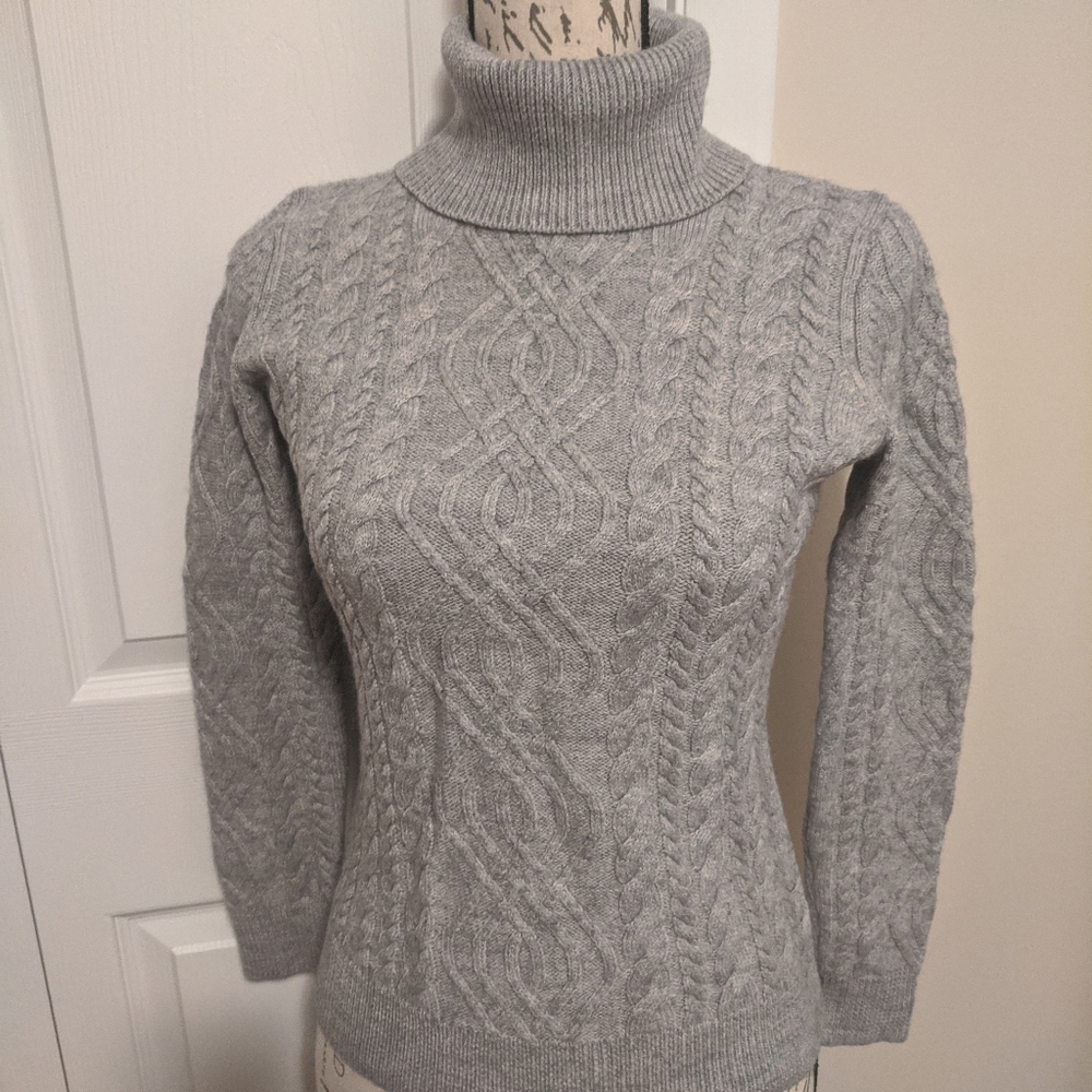 Ladies gray turtle neck sweater